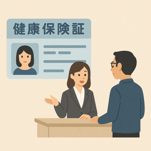 健康保険証のイラストと、役所の窓口で職員から説明を受ける外国人の様子